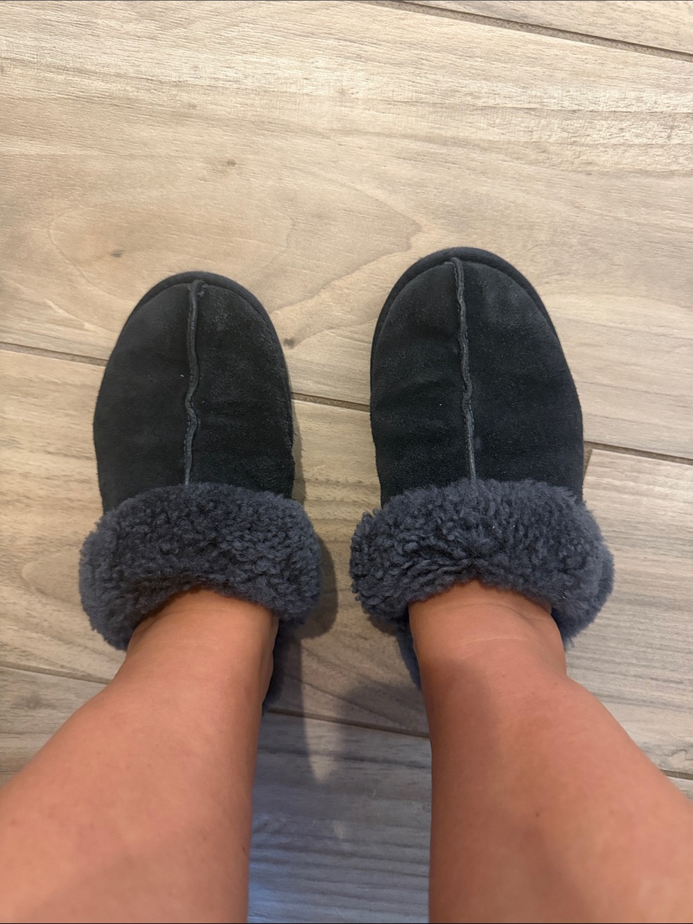 UGG Cozy Shearling-Lined Women's Slippers - NAVY BLUE